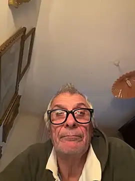 Snapshot of 4n4l1zz4m1 chatting on January 19, 2:54 pm 4n4l1zz4m1 online show from January 19, 2:54 pm