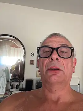 Snapshot of 4n4l1zz4m1 chatting on February 2, 3:00 pm 4n4l1zz4m1 online show from February 2, 3:00 pm