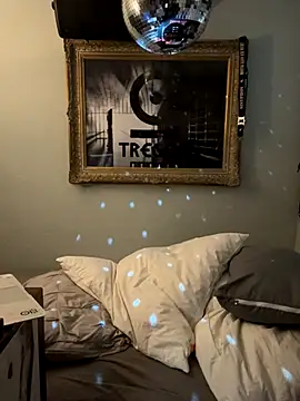 Snapshot of pillepallex84x chatting on October 11, 3:39 am pillepallex84x online show from October 11, 3:39 am