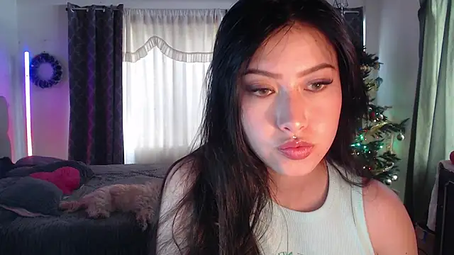 Snapshot of Emilyswan04 chatting on December 17, 6:42 pm Emilyswan04 online show from December 17, 6:42 pm