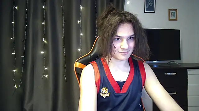 Snapshot of sweet_lucifer666 chatting on March 18, 2:04 pm sweet lucifer666 online show from March 18, 2:04 pm