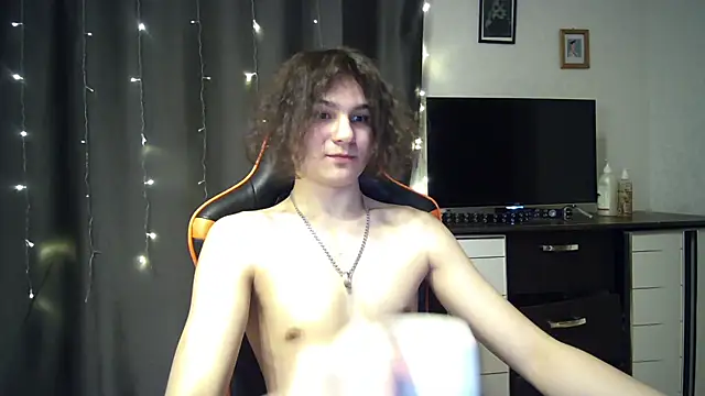 Snapshot of sweet_lucifer666 chatting on March 18, 8:48 pm sweet lucifer666 online show from March 18, 8:48 pm