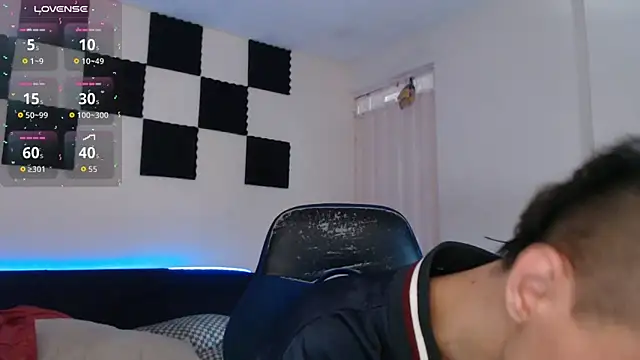 Snapshot of bryamado69 chatting on November 4, 1:43 pm bryamado69 online show from November 4, 1:43 pm