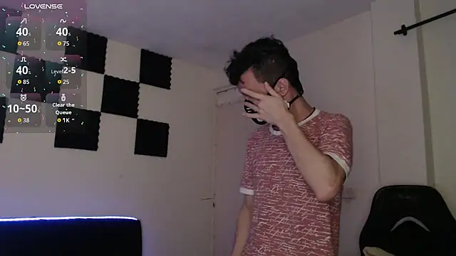 Snapshot of bryamado69 chatting on November 10, 11:15 pm bryamado69 online show from November 10, 11:15 pm