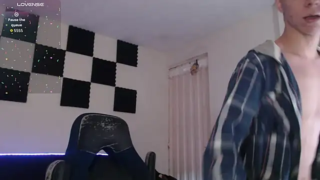 Snapshot of bryamado69 chatting on November 13, 11:53 am bryamado69 online show from November 13, 11:53 am