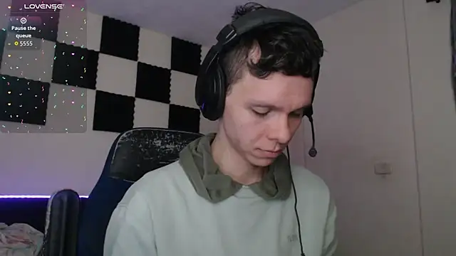 Snapshot of bryamado69 chatting on November 14, 1:04 am bryamado69 online show from November 14, 1:04 am