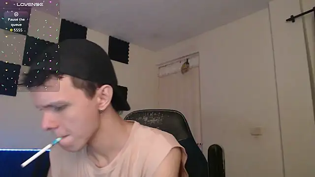 Snapshot of bryamado69 chatting on December 1, 12:59 am bryamado69 online show from December 1, 12:59 am