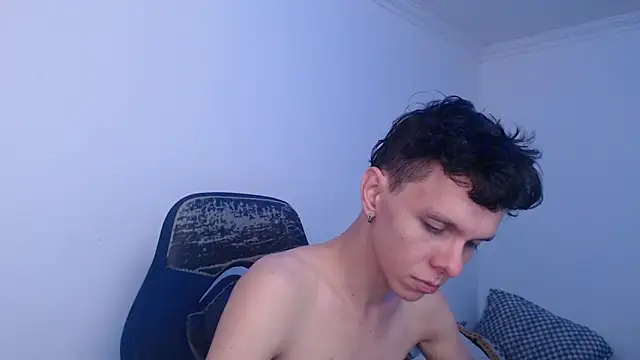 Snapshot of bryamado69 chatting on June 14, 7:54 am bryamado69 online show from June 14, 7:54 am