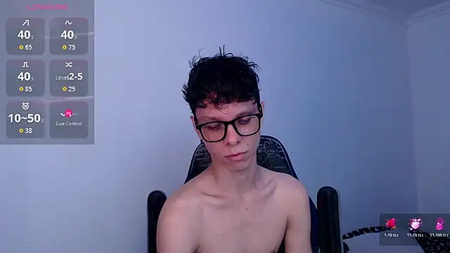 Snapshot of bryamado69 chatting on July 6, 12:35 pm bryamado69 online show from July 6, 12:35 pm