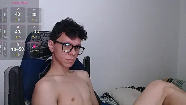 Snapshot of bryamado69 chatting on July 6, 3:03 pm bryamado69 online show from July 6, 3:03 pm