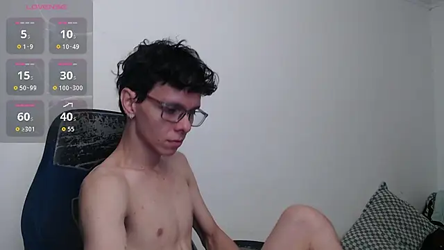 Snapshot of bryamado69 chatting on August 2, 9:02 pm bryamado69 online show from August 2, 9:02 pm
