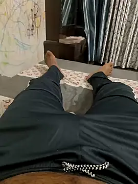 Gururonny07 online show from December 6, 7:45 pm