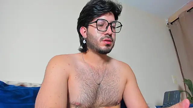 Snapshot of Ackerman_Eren_ chatting on January 14, 6:28 pm Ackerman Eren  online show from January 14, 6:28 pm