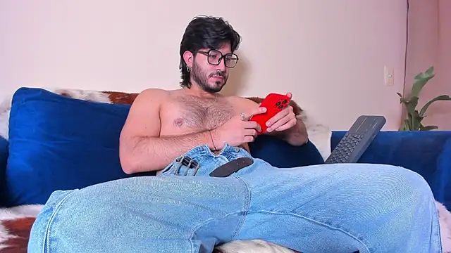 Snapshot of Ackerman_Eren_ chatting on January 24, 6:04 pm Ackerman Eren  online show from January 24, 6:04 pm