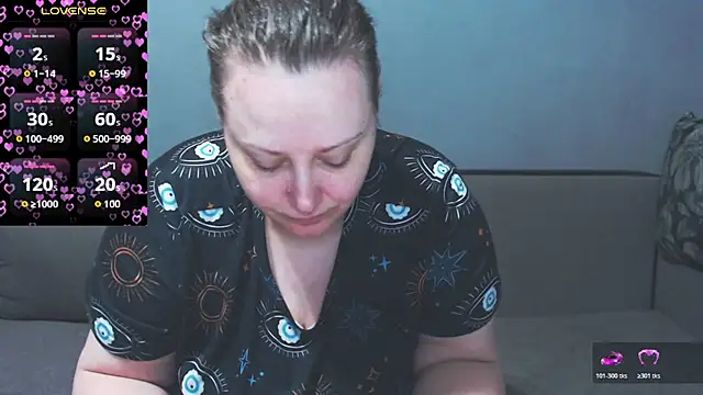Snapshot of anna_claire chatting on May 9, 5:45 am anna claire online show from May 9, 5:45 am