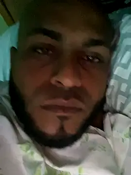 islandvybee55 online show from September 28, 6:19 am