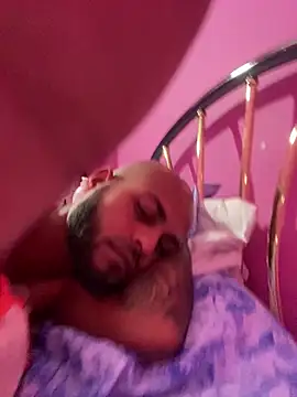 islandvybee55 online show from February 21, 2:45 am