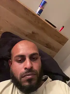 islandvybee55 online show from March 6, 5:09 pm