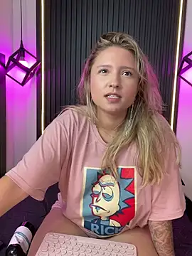 Snapshot of MiaPetit_ chatting on January 12, 11:04 pm MiaPetit  online show from January 12, 11:04 pm