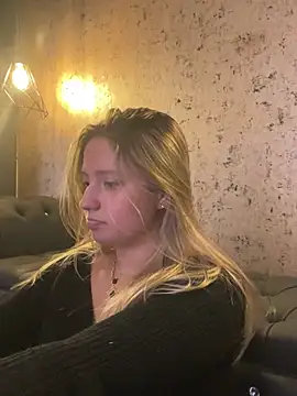 Snapshot of MiaPetit_ chatting on March 8, 4:50 pm MiaPetit  online show from March 8, 4:50 pm