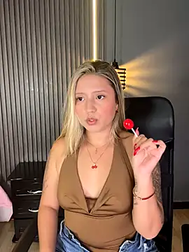 Snapshot of MiaPetit_ chatting on September 16, 12:00 am MiaPetit  online show from September 16, 12:00 am