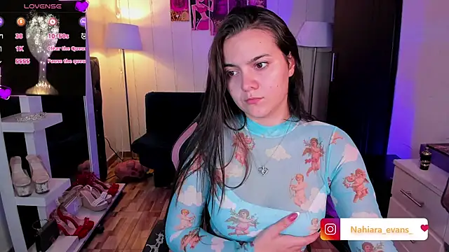 Snapshot of NahiaraEvans_ chatting on July 12, 11:01 am NahiaraEvans online show from July 12, 11:01 am
