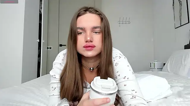 Snapshot of aesthetics__tease chatting on March 17, 1:57 am aesthetics tease online show from March 17, 1:57 am