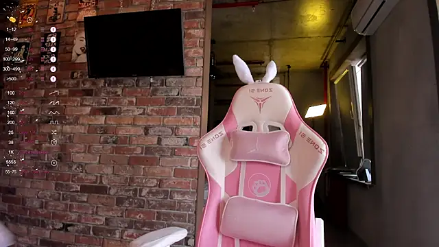 Snapshot of aesthetics__tease chatting on September 17, 4:14 am aesthetics tease online show from September 17, 4:14 am