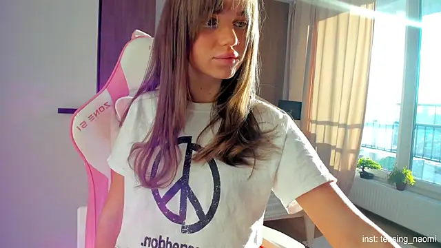 Snapshot of aesthetics__tease chatting on November 17, 3:56 am aesthetics tease online show from November 17, 3:56 am