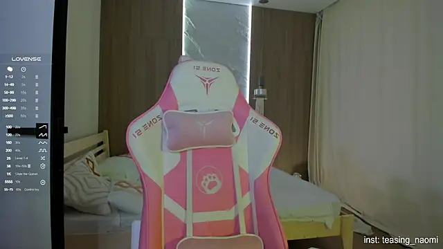 Snapshot of aesthetics__tease chatting on November 19, 3:39 am aesthetics tease online show from November 19, 3:39 am