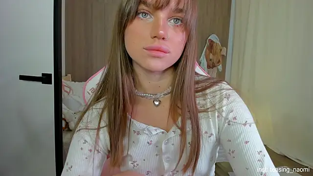 Snapshot of aesthetics__tease chatting on November 24, 3:39 am aesthetics tease online show from November 24, 3:39 am