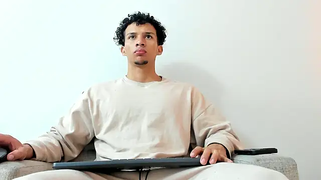 Dominick star online show from December 21, 3:36 am