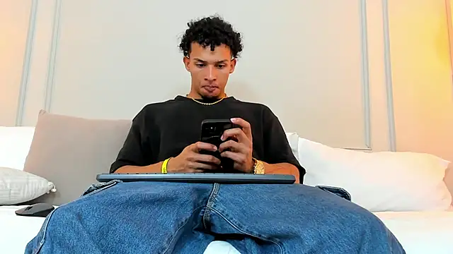 Dominick star online show from January 6, 3:42 am