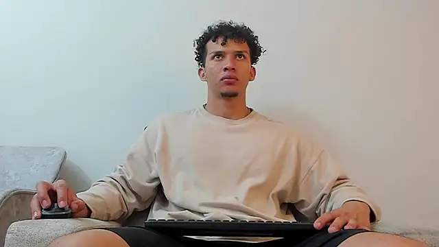 Dominick star online show from March 22, 1:32 am