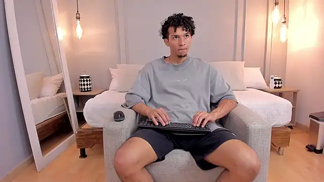 Dominick star online show from November 3, 3:41 am