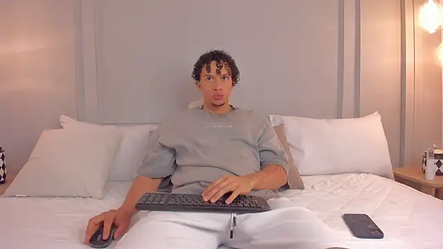 Dominick star online show from December 2, 4:18 am