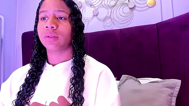 Sofi Fox  online show from March 13, 3:46 am