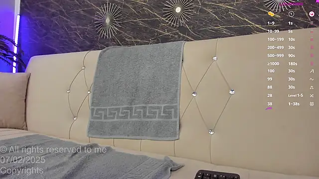 Snapshot of moona_ray chatting on February 8, 5:18 am moona ray online show from February 8, 5:18 am