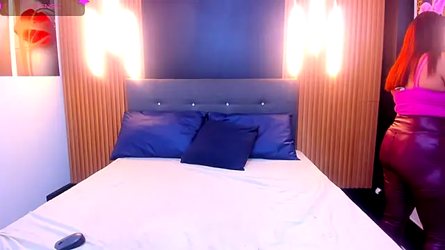 Snapshot of VickyJohnson1 chatting on October 22, 8:41 pm VickyJohnson1 online show from October 22, 8:41 pm