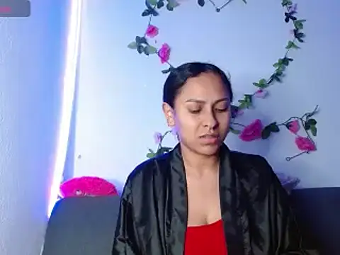 Snapshot of Cereza_horny chatting on December 7, 5:15 am Cereza horny online show from December 7, 5:15 am