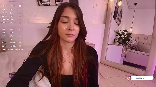 Snapshot of lexiee_grey_ chatting on March 21, 3:46 pm lexiee grey online show from March 21, 3:46 pm