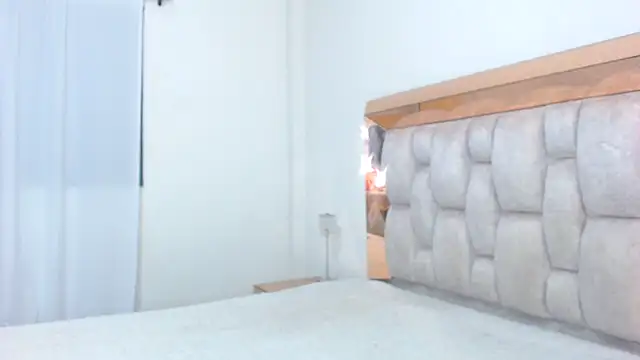 lolaperrys online show from December 23, 2:56 am