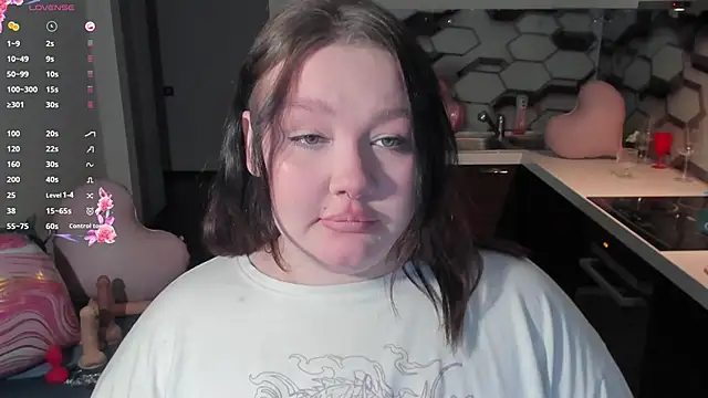LilyBelll online show from February 18, 12:50 am