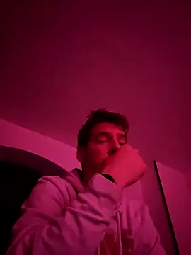 Snapshot of Titanhoott chatting on January 4, 7:34 pm Titanhoott online show from January 4, 7:34 pm