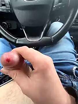 Snapshot of Titanhoott chatting on January 8, 12:47 pm Titanhoott online show from January 8, 12:47 pm