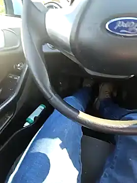 Snapshot of Titanhoott chatting on February 18, 11:55 am Titanhoott online show from February 18, 11:55 am