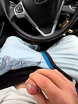 Snapshot of Titanhoott chatting on November 8, 12:05 pm Titanhoott online show from November 8, 12:05 pm