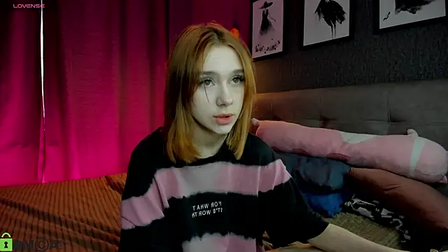 Snapshot of Lesi_Moonie01 chatting on May 11, 9:04 am Lesi Moonie01 online show from May 11, 9:04 am