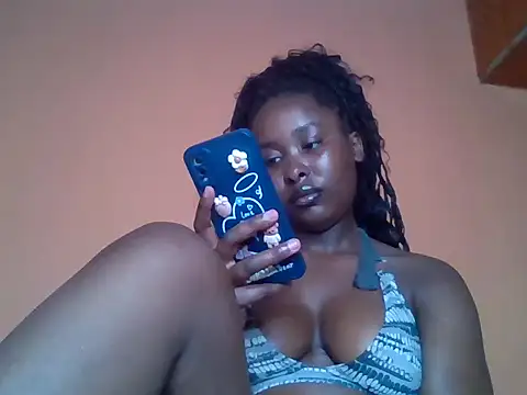 Moonfades online show from December 17, 11:49 am