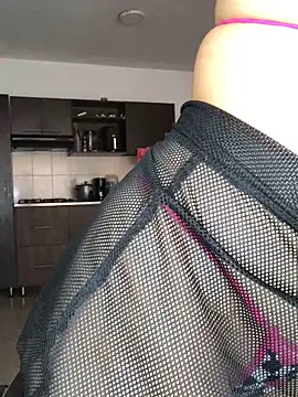 EmmaRossem online show from October 31, 7:04 pm